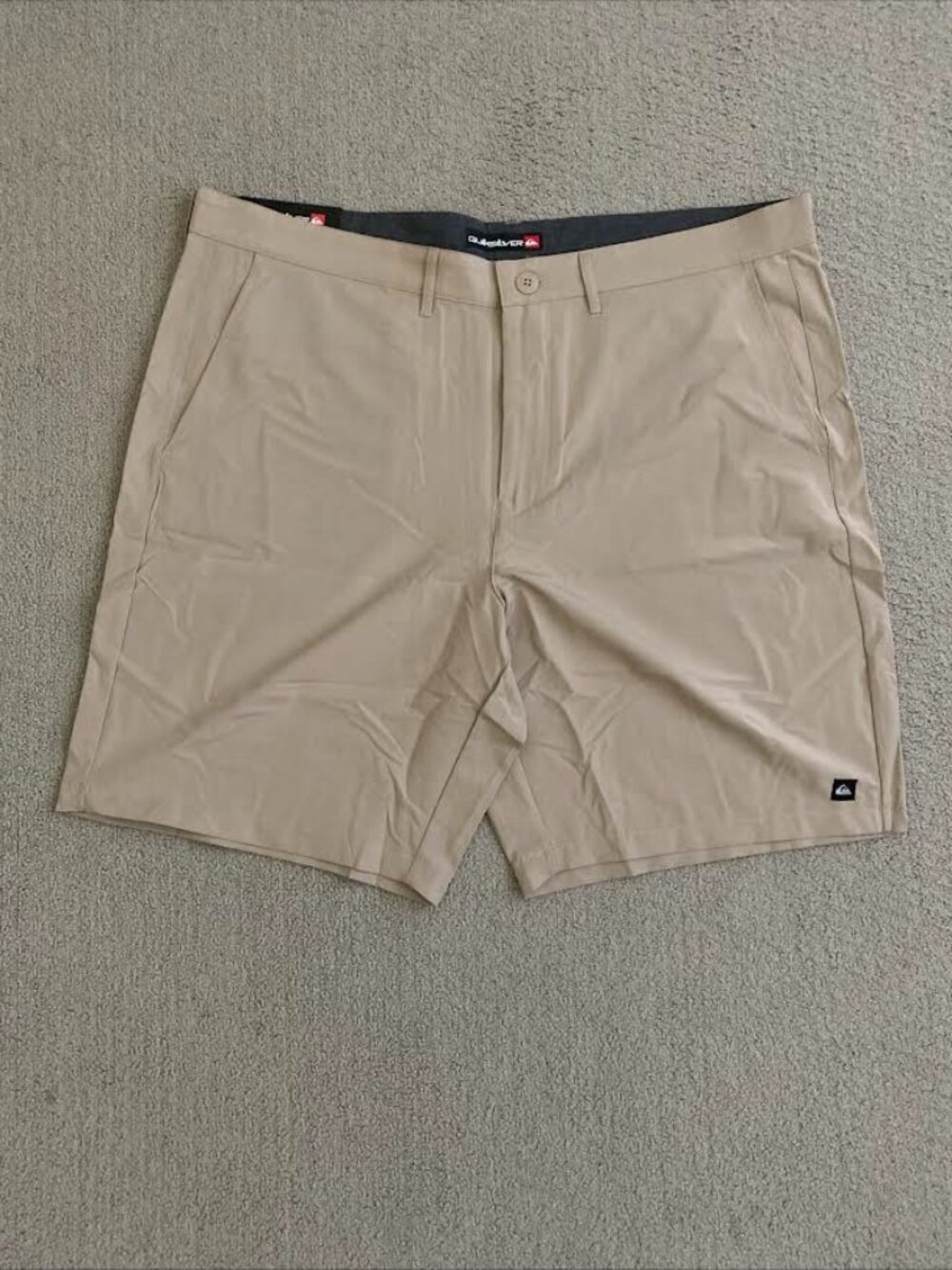 NWT Men's Quicksilver Moisture Wicking UV 50 Flat Front Shorts, Tan, Size 40